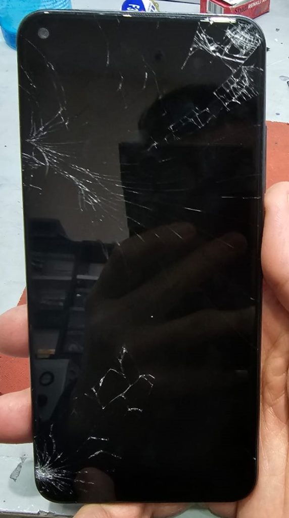 tcl telefon ekran ön camı kırık